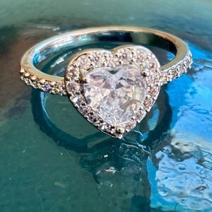 18k Gold Plated Cubic Zirconia Heart Ring ♥️